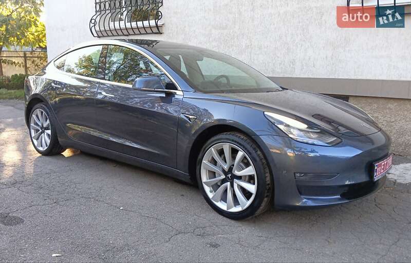 Седан Tesla Model 3 2019 в Києві