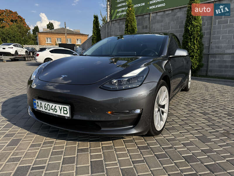 Седан Tesla Model 3 2020 в Кропивницком