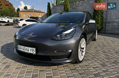 Седан Tesla Model 3 2020 в 