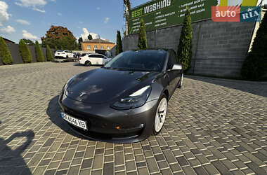 Седан Tesla Model 3 2020 в 