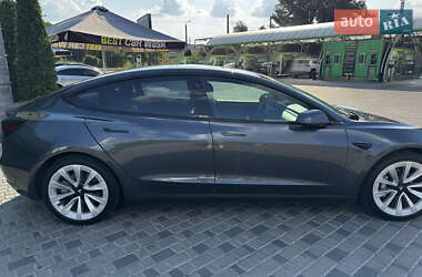 Седан Tesla Model 3 2020 в 