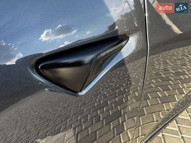 Седан Tesla Model 3 2020 в Кропивницком