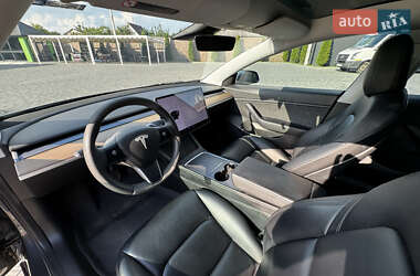 Седан Tesla Model 3 2020 в 