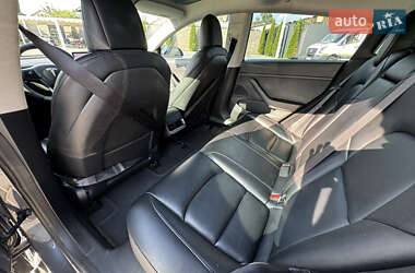 Седан Tesla Model 3 2020 в 