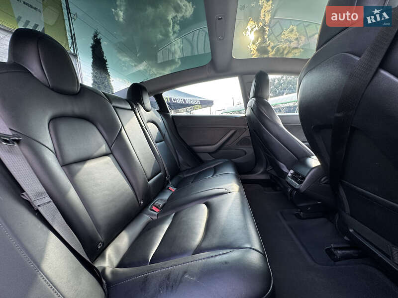 Седан Tesla Model 3 2020 в Кропивницком