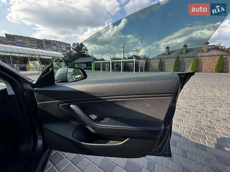 Седан Tesla Model 3 2020 в Кропивницком