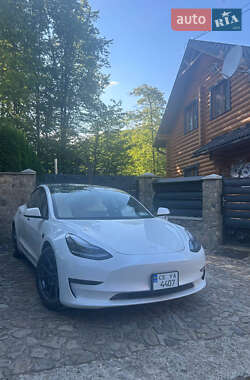 Седан Tesla Model 3 2021 в 