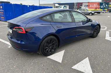 Седан Tesla Model 3 2021 в 