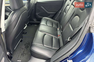 Седан Tesla Model 3 2021 в 