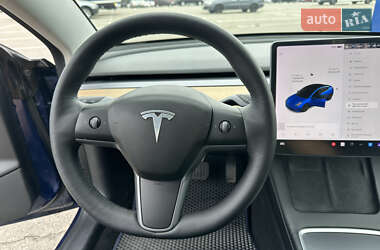 Седан Tesla Model 3 2021 в 