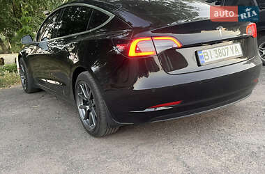 Седан Tesla Model 3 2019 в Кобеляках