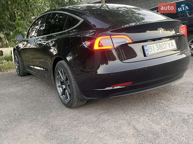 Седан Tesla Model 3 2019 в Кобеляках