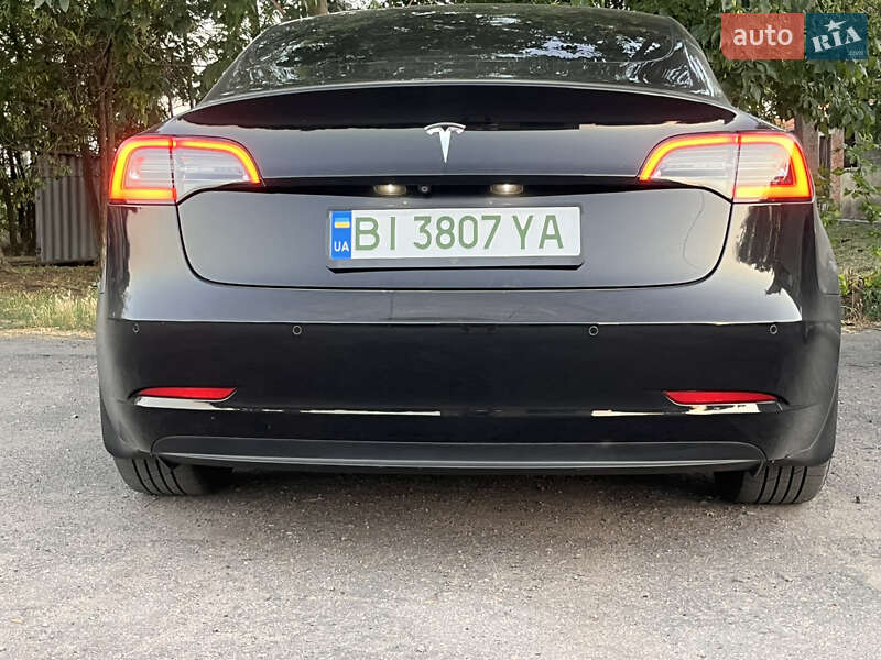 Седан Tesla Model 3 2019 в Кобеляках