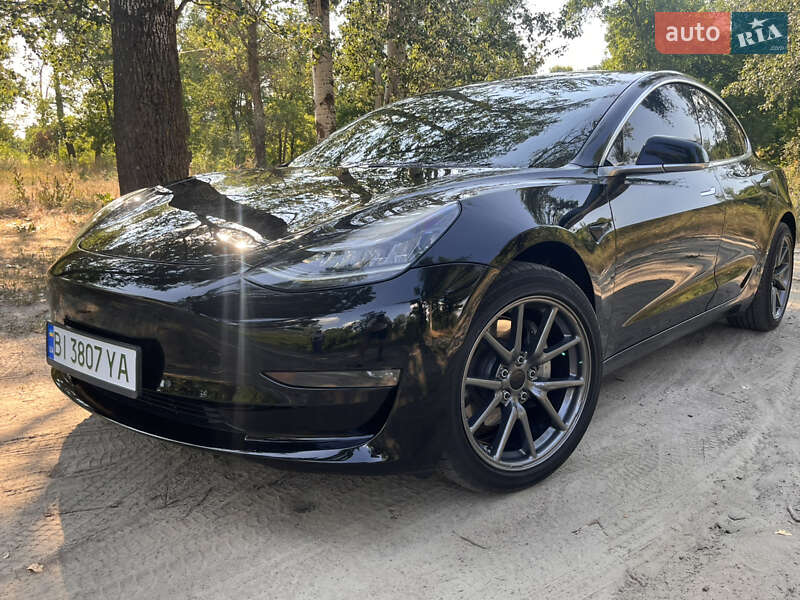 Седан Tesla Model 3 2019 в Кобеляках
