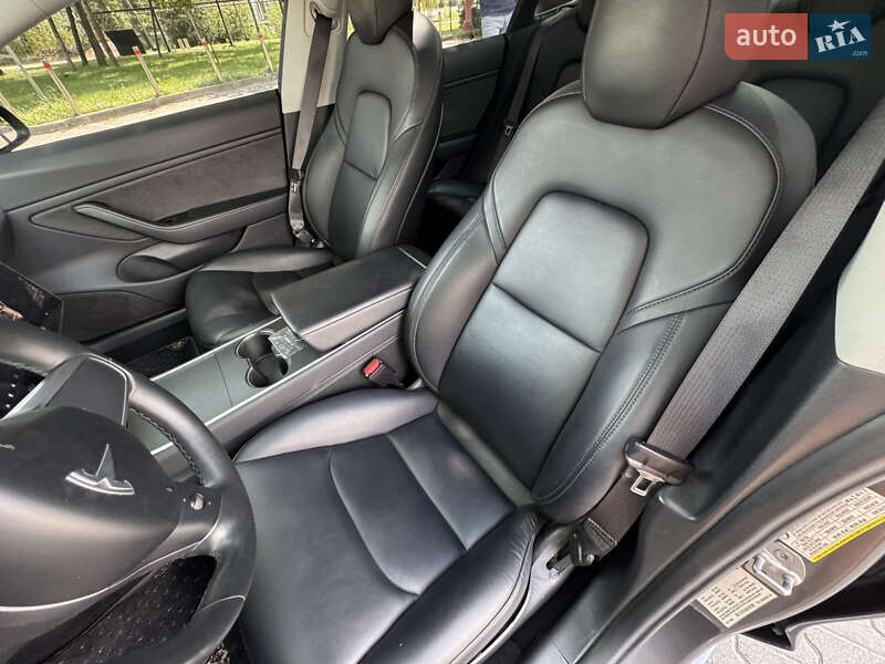 Седан Tesla Model 3 2018 в Киеве