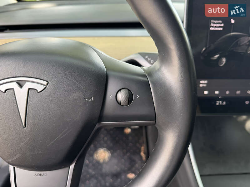 Седан Tesla Model 3 2018 в Киеве