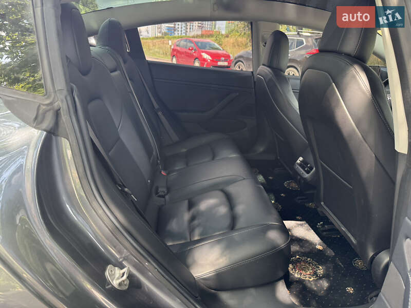 Седан Tesla Model 3 2018 в Киеве