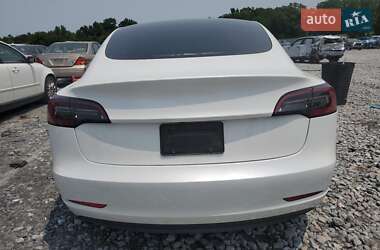 Седан Tesla Model 3 2023 в 