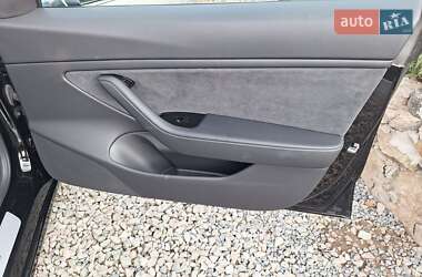 Седан Tesla Model 3 2018 в 