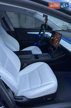 Седан Tesla Model 3 2021 в 