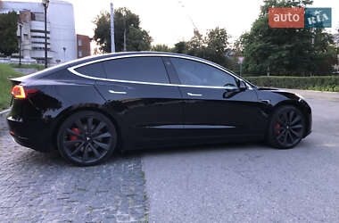 Седан Tesla Model 3 2019 в Киеве