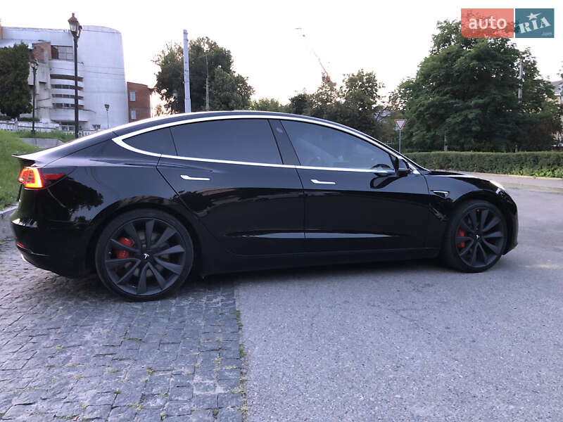 Седан Tesla Model 3 2019 в Києві