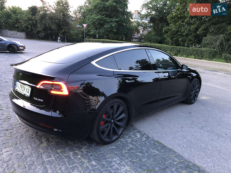 Седан Tesla Model 3 2019 в Києві