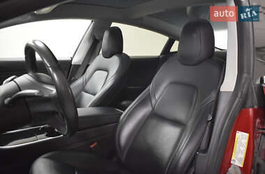Седан Tesla Model 3 2019 в 