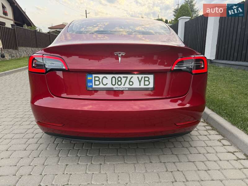 Седан Tesla Model 3 2018 в Львове