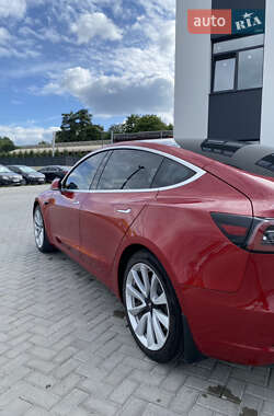 Седан Tesla Model 3 2019 в Ровно