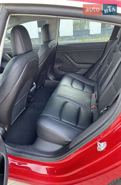 Седан Tesla Model 3 2019 в Ровно