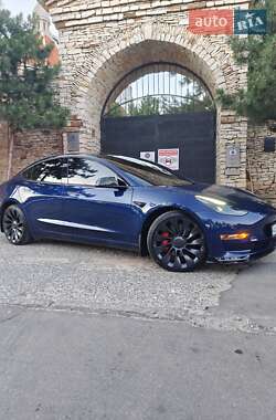 Седан Tesla Model 3 2023 в 