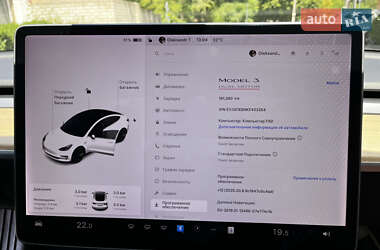 Седан Tesla Model 3 2019 в 