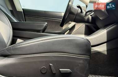 Седан Tesla Model 3 2019 в 