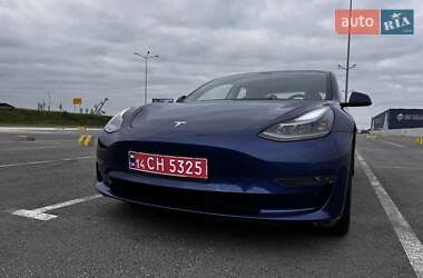 Седан Tesla Model 3 2021 в 