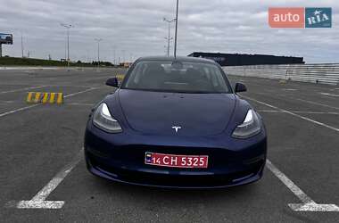 Седан Tesla Model 3 2021 в 