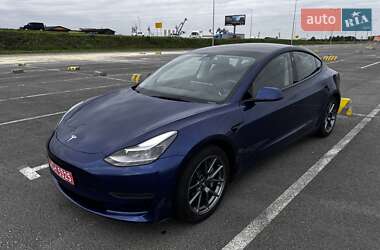 Седан Tesla Model 3 2021 в 