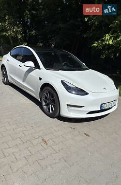 Tesla Model 3 2022