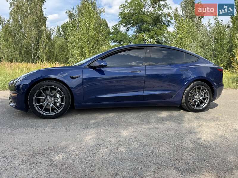 Седан Tesla Model 3 2018 в Киеве