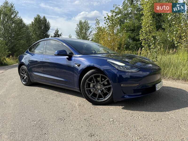 Седан Tesla Model 3 2018 в Киеве