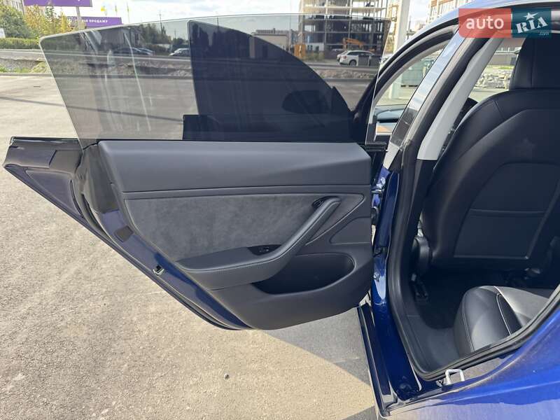 Седан Tesla Model 3 2018 в Киеве