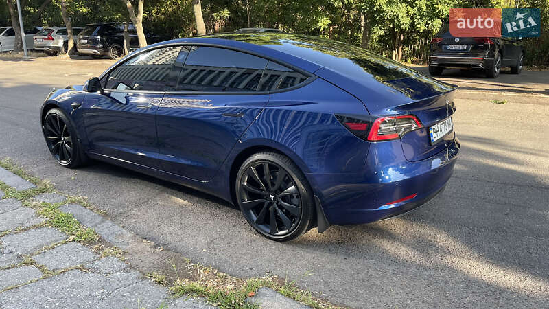 Седан Tesla Model 3 2022 в Одессе