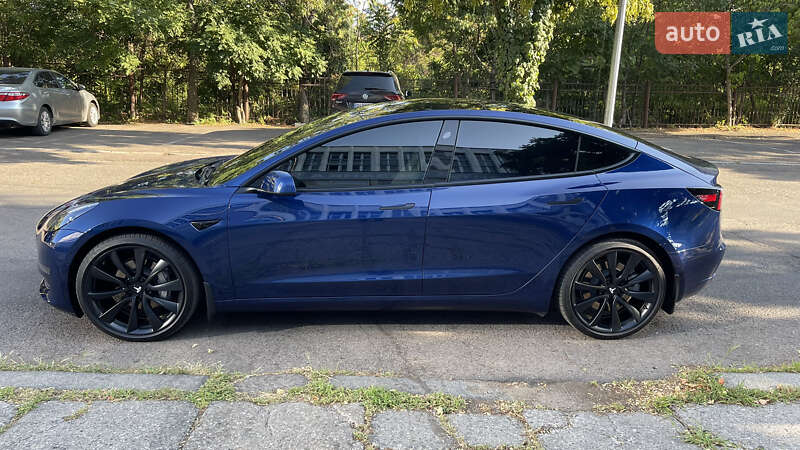 Седан Tesla Model 3 2022 в Одессе