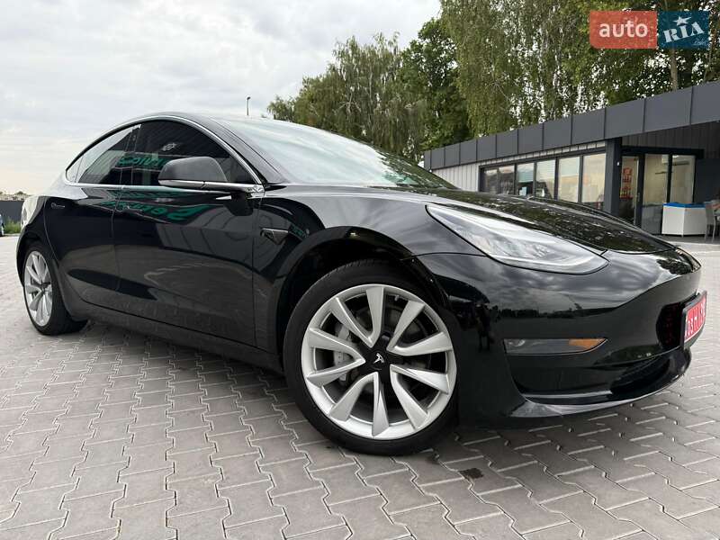 Седан Tesla Model 3 2019 в 