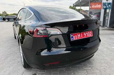 Седан Tesla Model 3 2019 в 