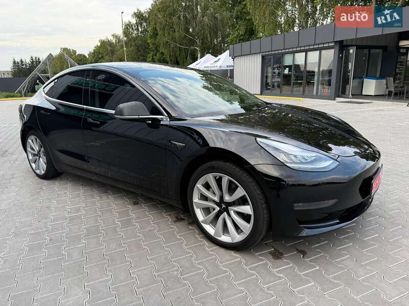Седан Tesla Model 3 2019 в Владимире