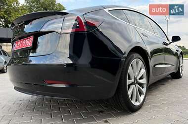 Седан Tesla Model 3 2019 в 
