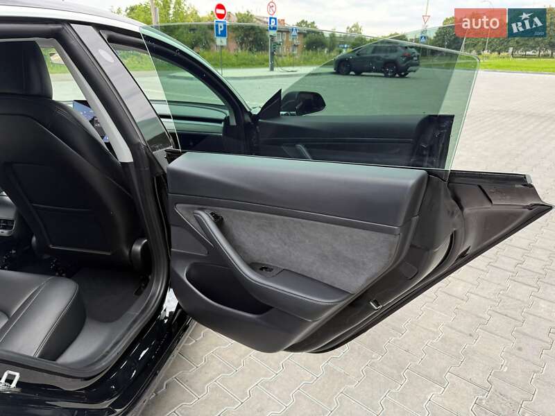 Седан Tesla Model 3 2019 в Владимире