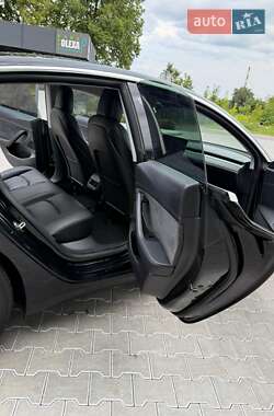 Седан Tesla Model 3 2019 в 