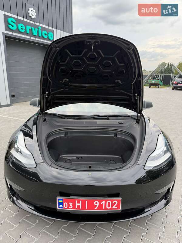 Седан Tesla Model 3 2019 в Владимире
